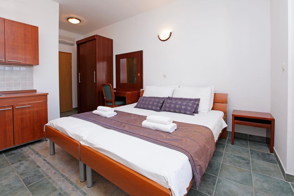 Apartments Vala فيلا لوكا الغرفة الصورة